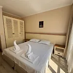 White Rock Castle - Pool &