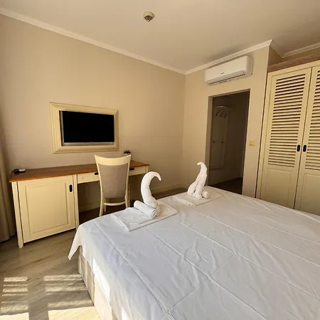 Apartment White Rock Castle - Pool & *