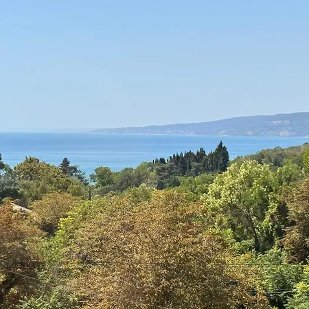 White Rock Castle - Pool & Apartment Balchik