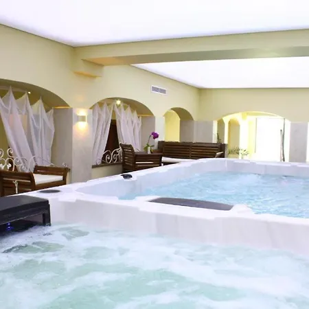 White Rock Castle - Pool & Apartment Balchik