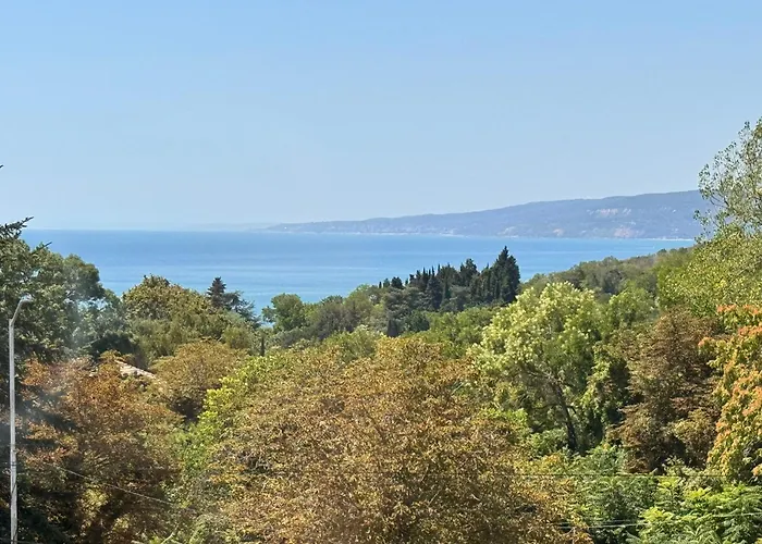 White Rock Castle - Pool & Apartment Balchik