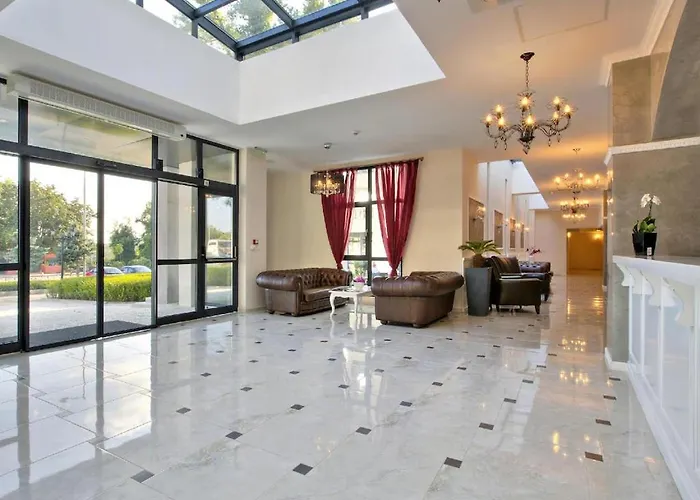 White Rock Castle - Pool & Apartment *