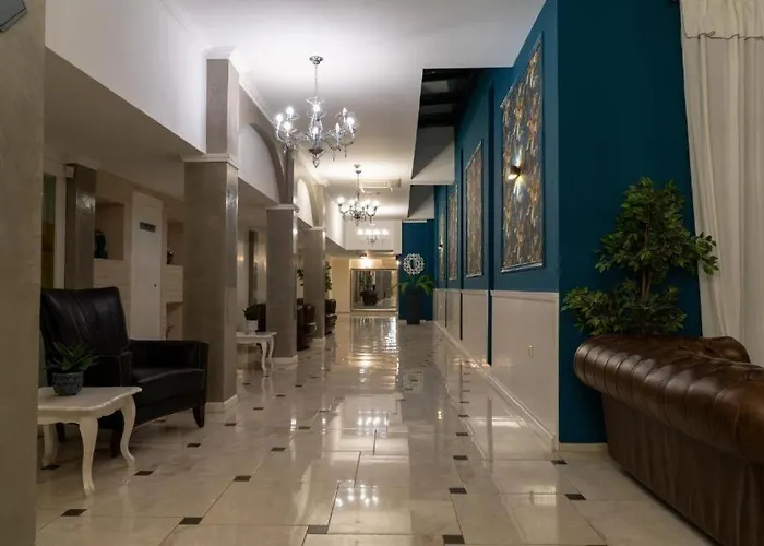 White Rock Castle - Pool & Apartment Balchik